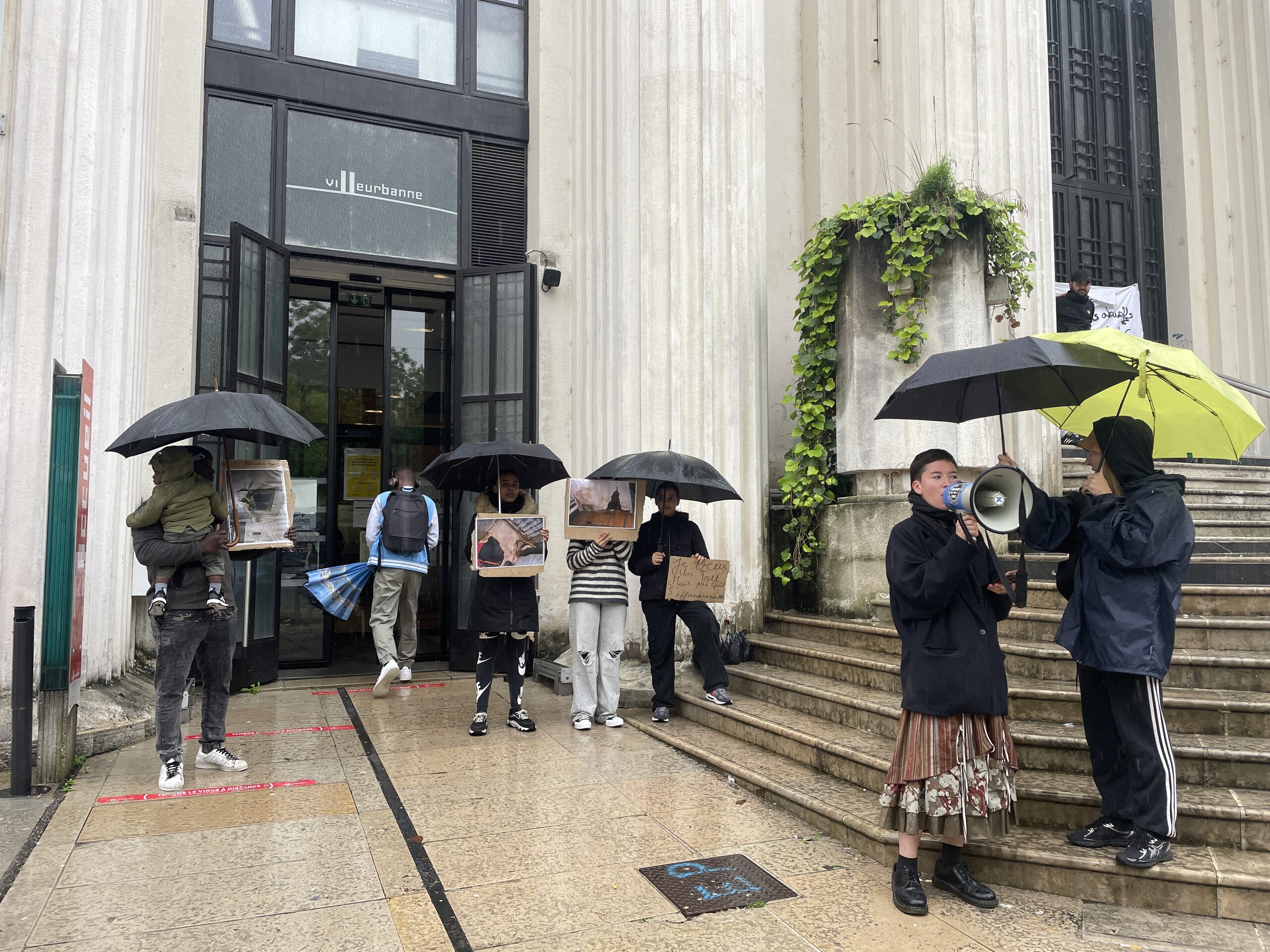 À Villeurbanne, des locataires continuent leur lutte contre un « marchand de sommeil »