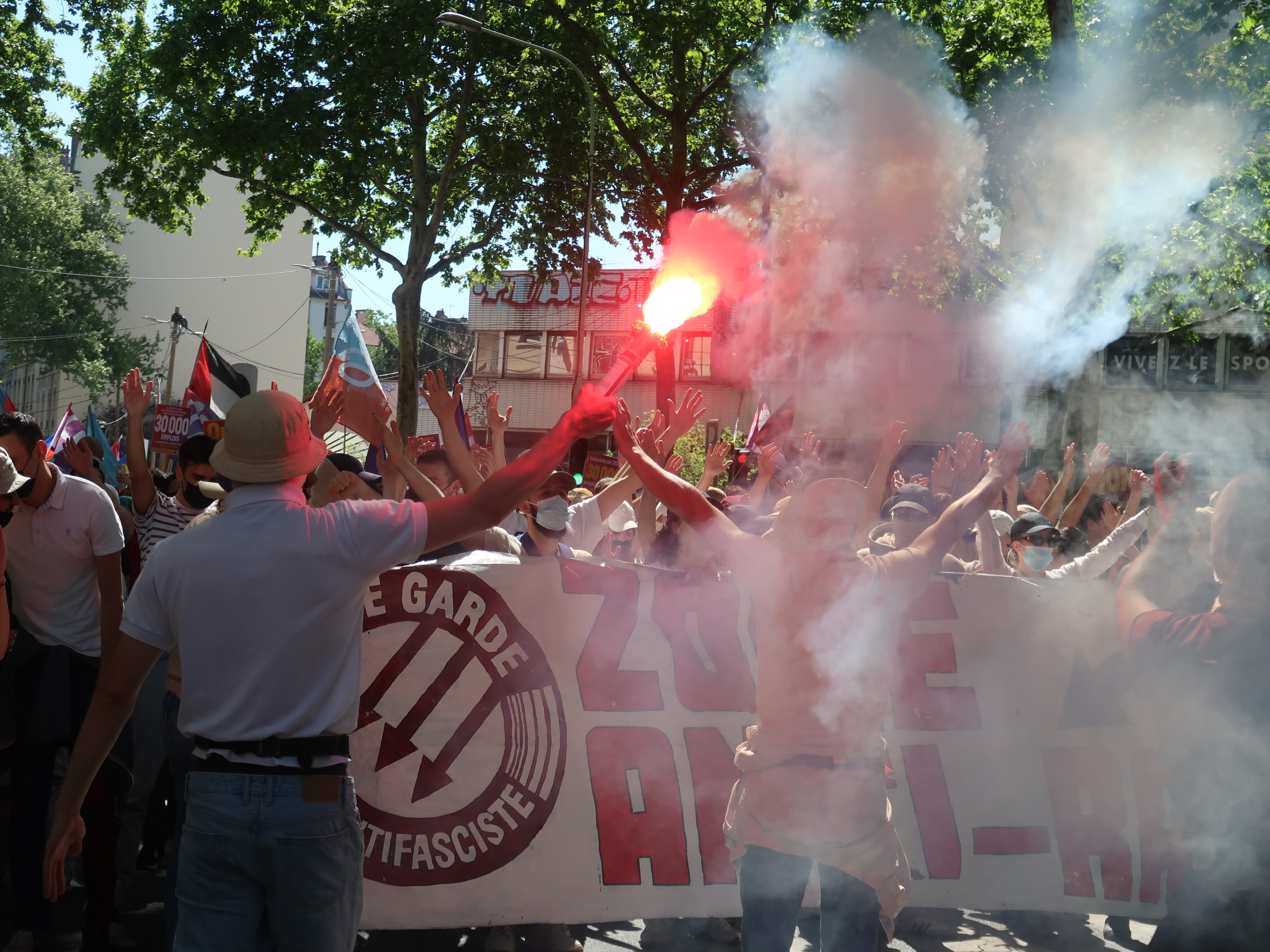 « Soutien aux camarades » : À Lyon, un 1er-Mai marqué par la procédure de dissolution de la Jeune garde
