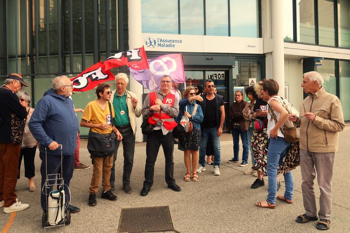 Jeudi 15 mai 2025 en fin d'après-midi, le syndicat FO s'est rassemblé devant la direction de la CPAM du Rhône, dans le 3e arrondissement de Lyon.