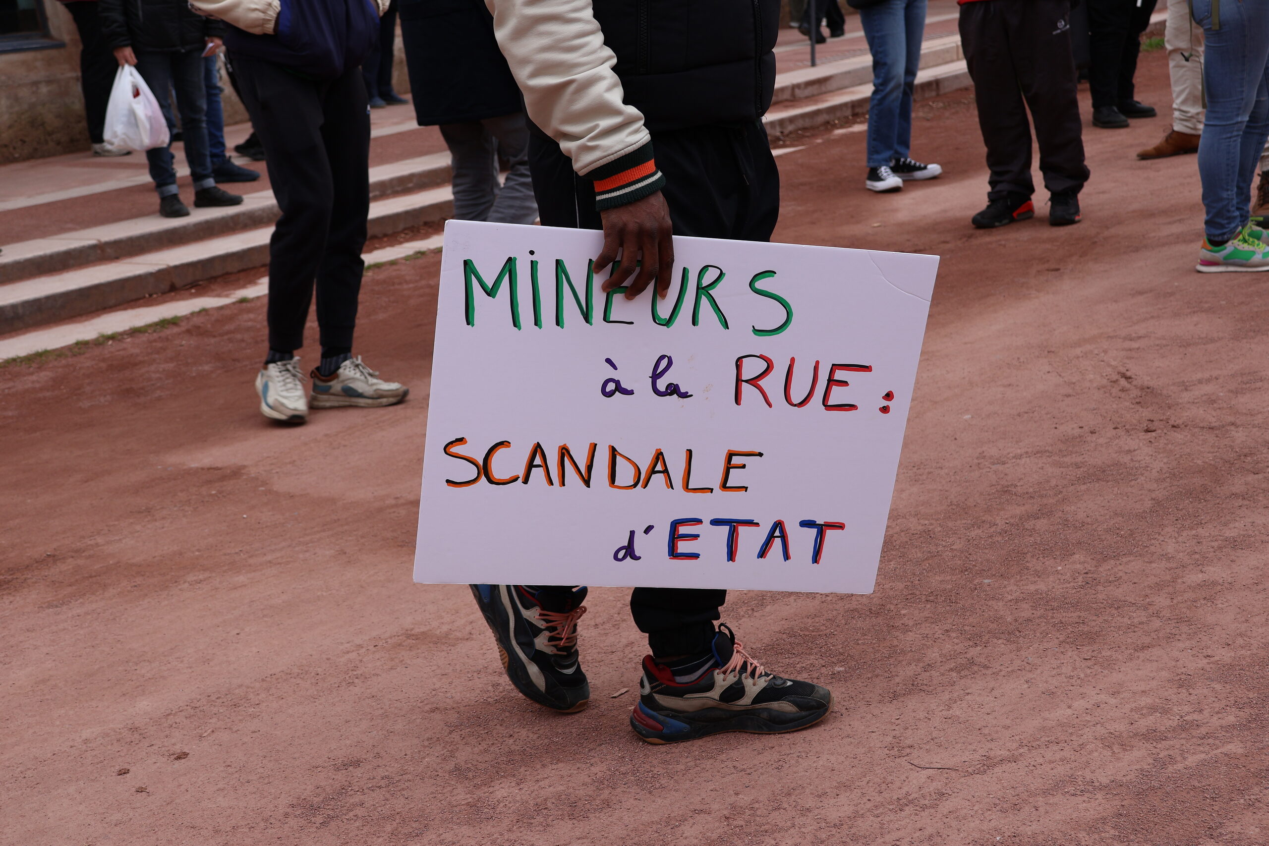 À Lyon, 350 mineurs isolés se retrouvent dans la rue en attente des réponses sur leurs recours pour la reconnaissance de minorité. ©MP/Rue89Lyon