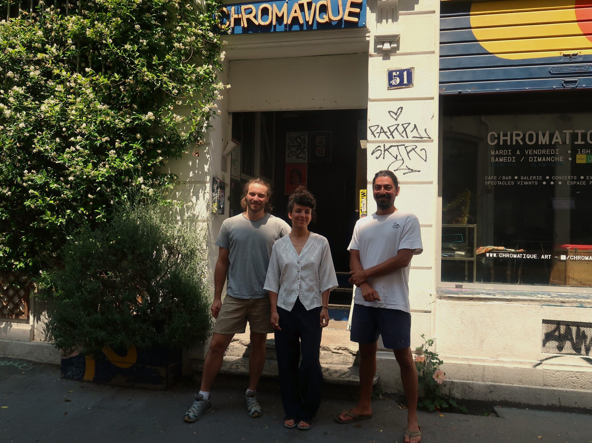 Les trois gérant·es du Chromatique, de gauche à droite : Thomas, Fati, et Florent.