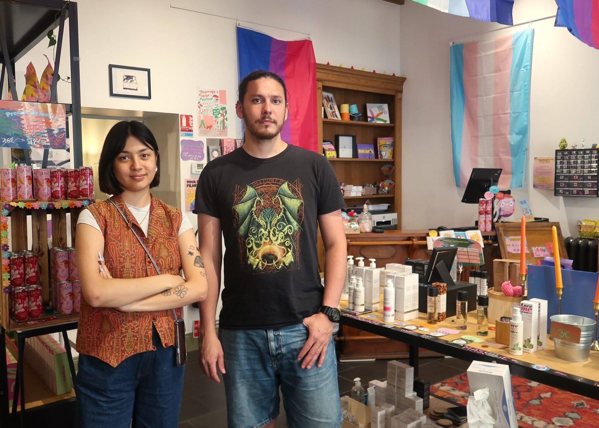 L'équipe de la boutique érotique teste chaque produit mis à la vente pour mieux conseiller la clientèle.
