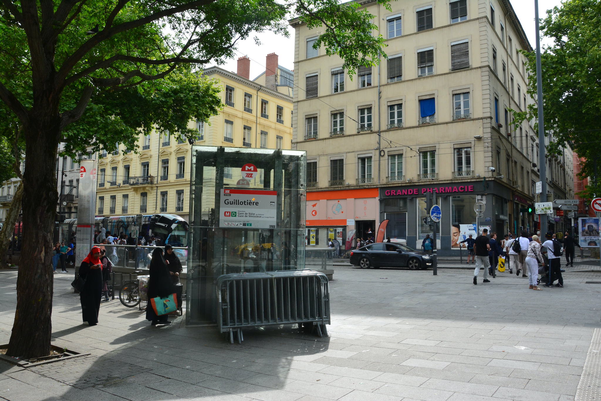 Guillotière Place Gabriel-Péri
