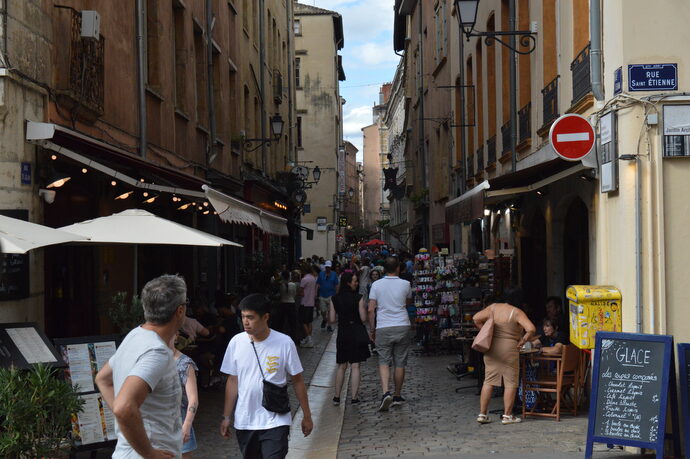 Le Vieux-Lyon ne veut pas devenir « Touriste-land »