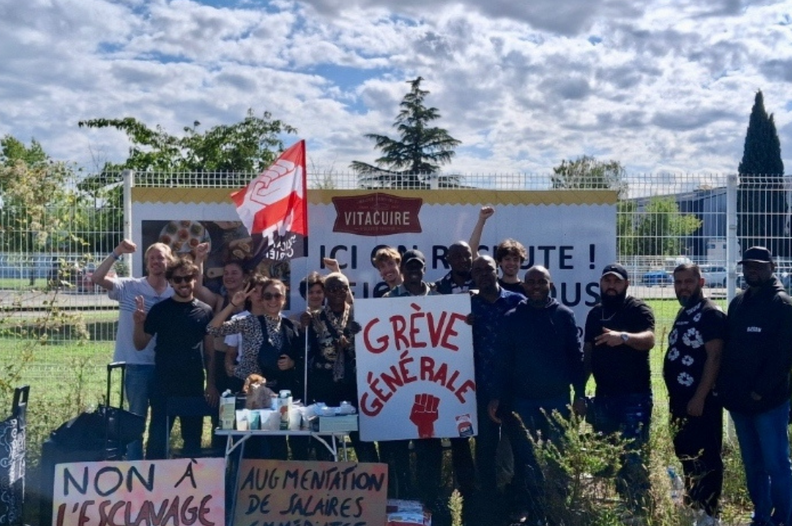 Les salarié⸱es en charge du nettoyage du site de production agro-alimentaire Vitacuire de Meyzieu ont débuté leur grève le 9 septembre.