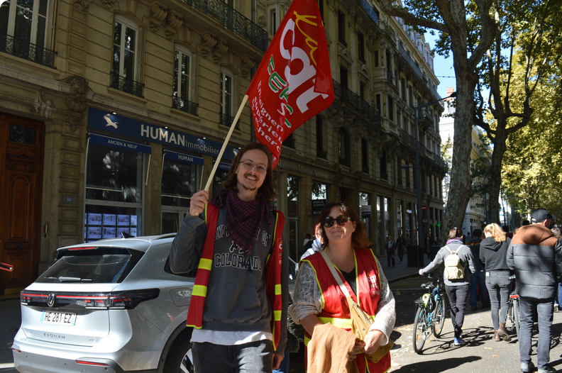Théotime et son amie ont participé aux trois manifestations depuis la rentrée.