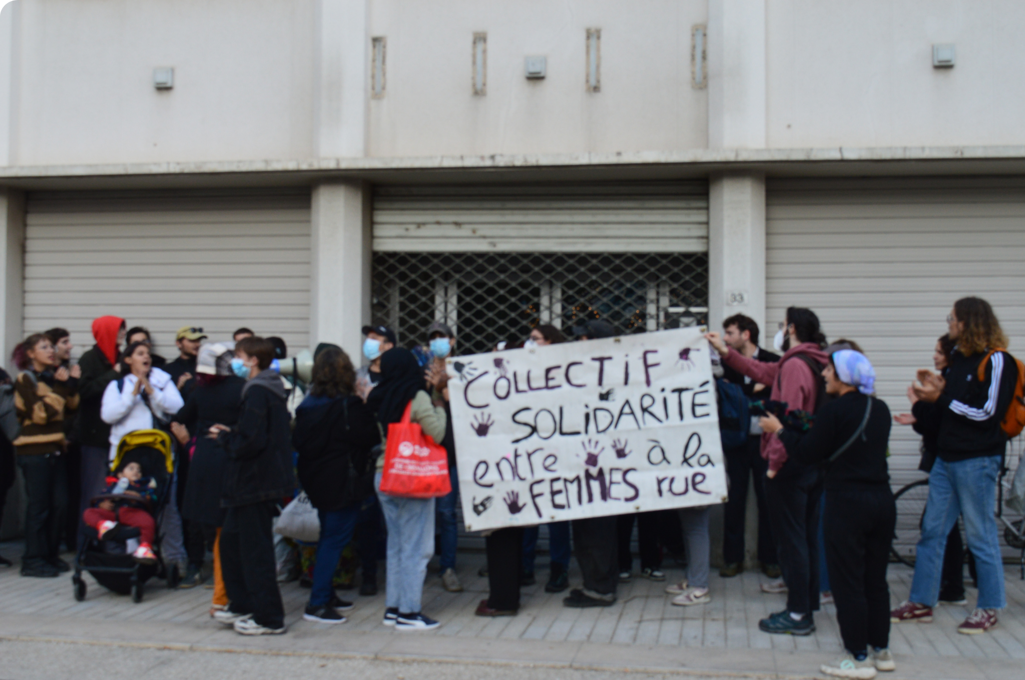 « On n’a pas de solutions » : à peine abritées, des femmes à la rue expulsées à Villeurbanne
