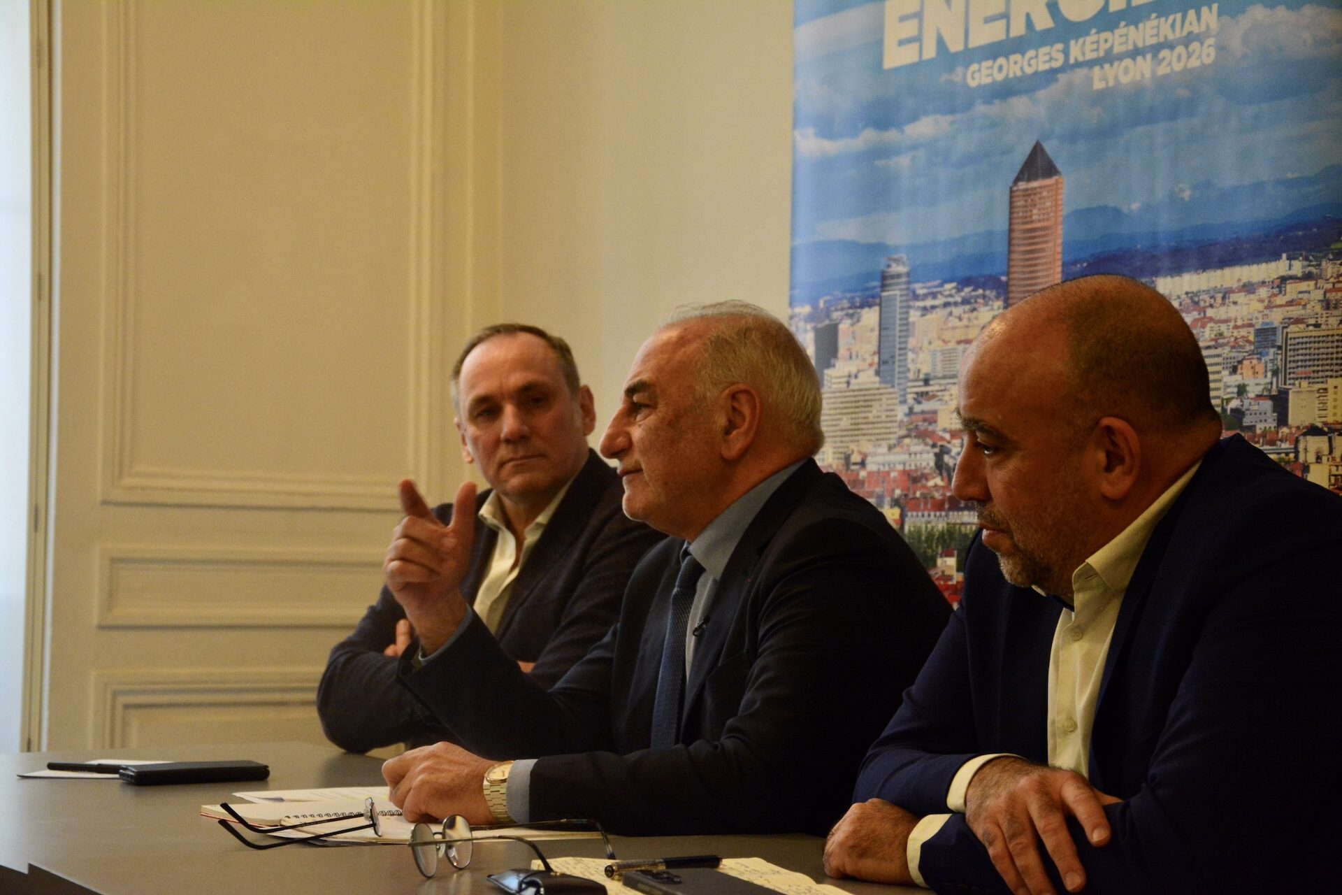 Georges Képénékian cherche une tortueuse troisième voie pour les municipales à Lyon