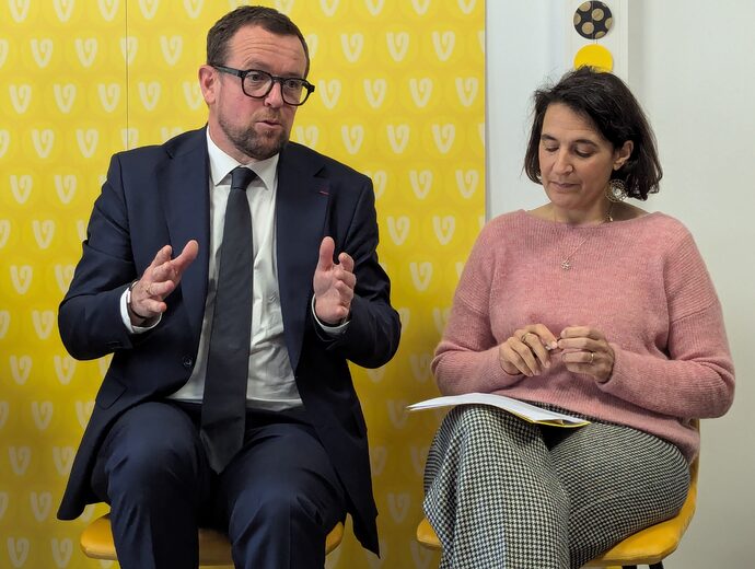 À Villeurbanne, Cédric Van Styvendael se présente et acte la rupture avec LFI