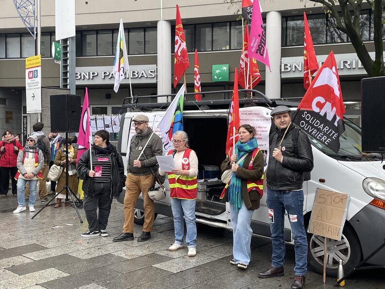 Des prises de paroles de syndicats, associations et collectifs se sont succédées au rassemblement anti-RN de Villeurbanne. ©MA/Rue89Lyon