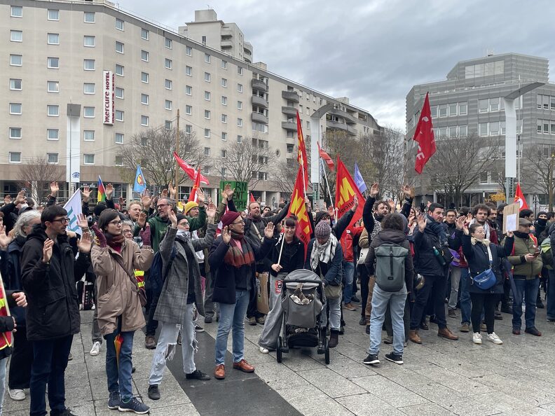 La foule scande "siamo tutti antifascisti" (nous sommes tous des antifascistes). ©MA/Rue89Lyon