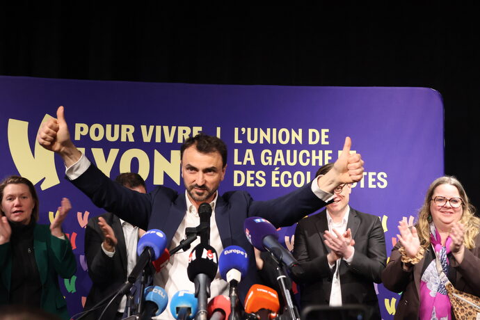 « Nous n’arrêterons pas la dynamique » : en tête,  Grégory Doucet prépare l&rsquo;union avec LFI