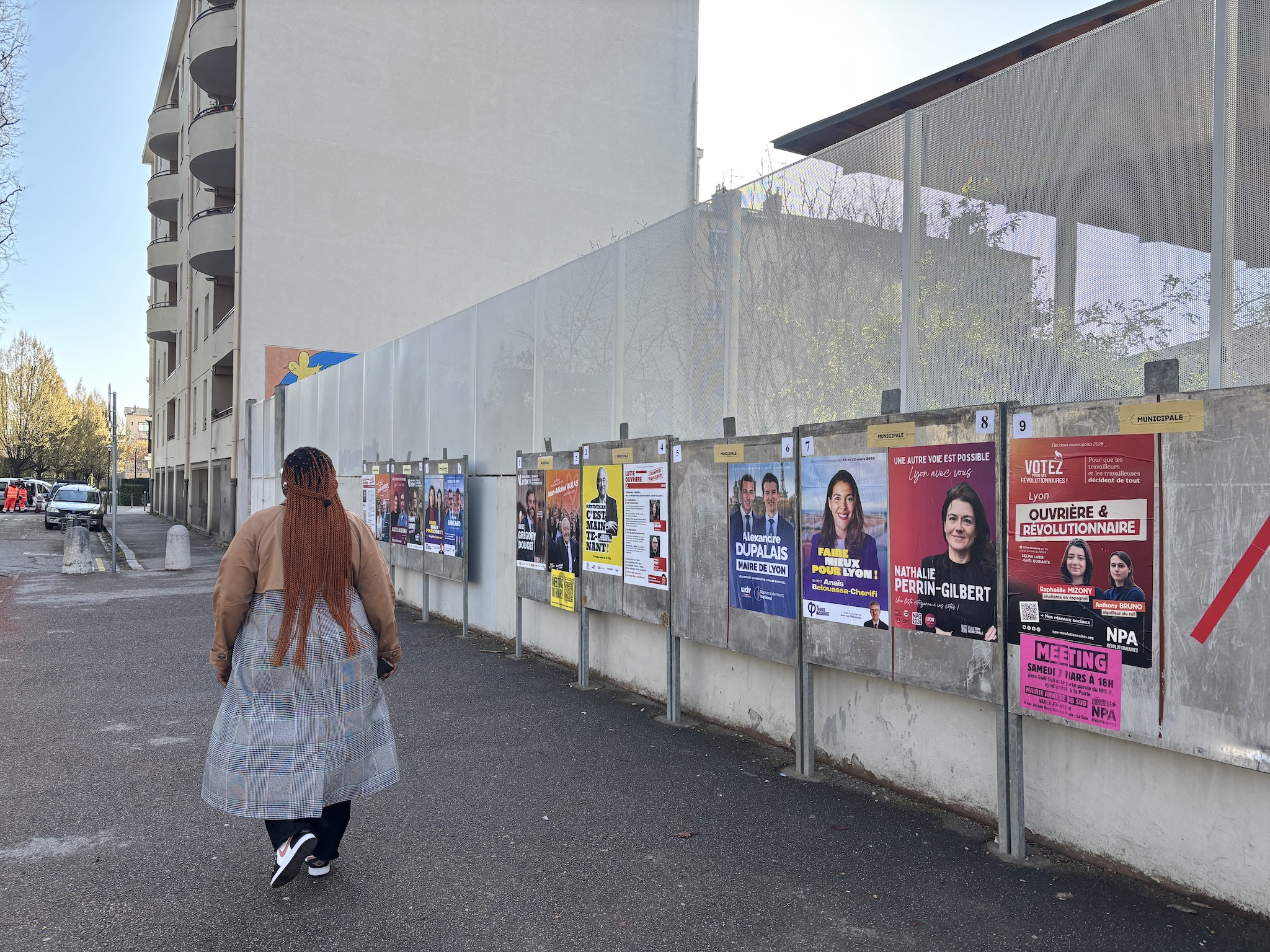 Les affiches électorales des candidats aux élections municipales 2026 à Lyon. ©MP/Rue89Lyon