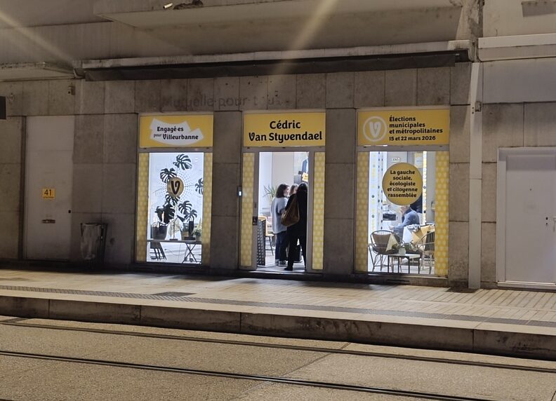 Le QG du maire sortant et candidat, Cédric Van Styvendael à Villeurbanne. ©Marie Albessard/Rue89Lyon